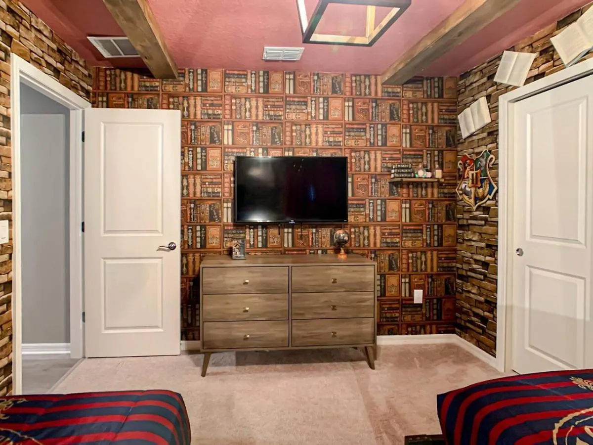 Windsor Island Themed Mansion, Disney, Universal Davenport United States