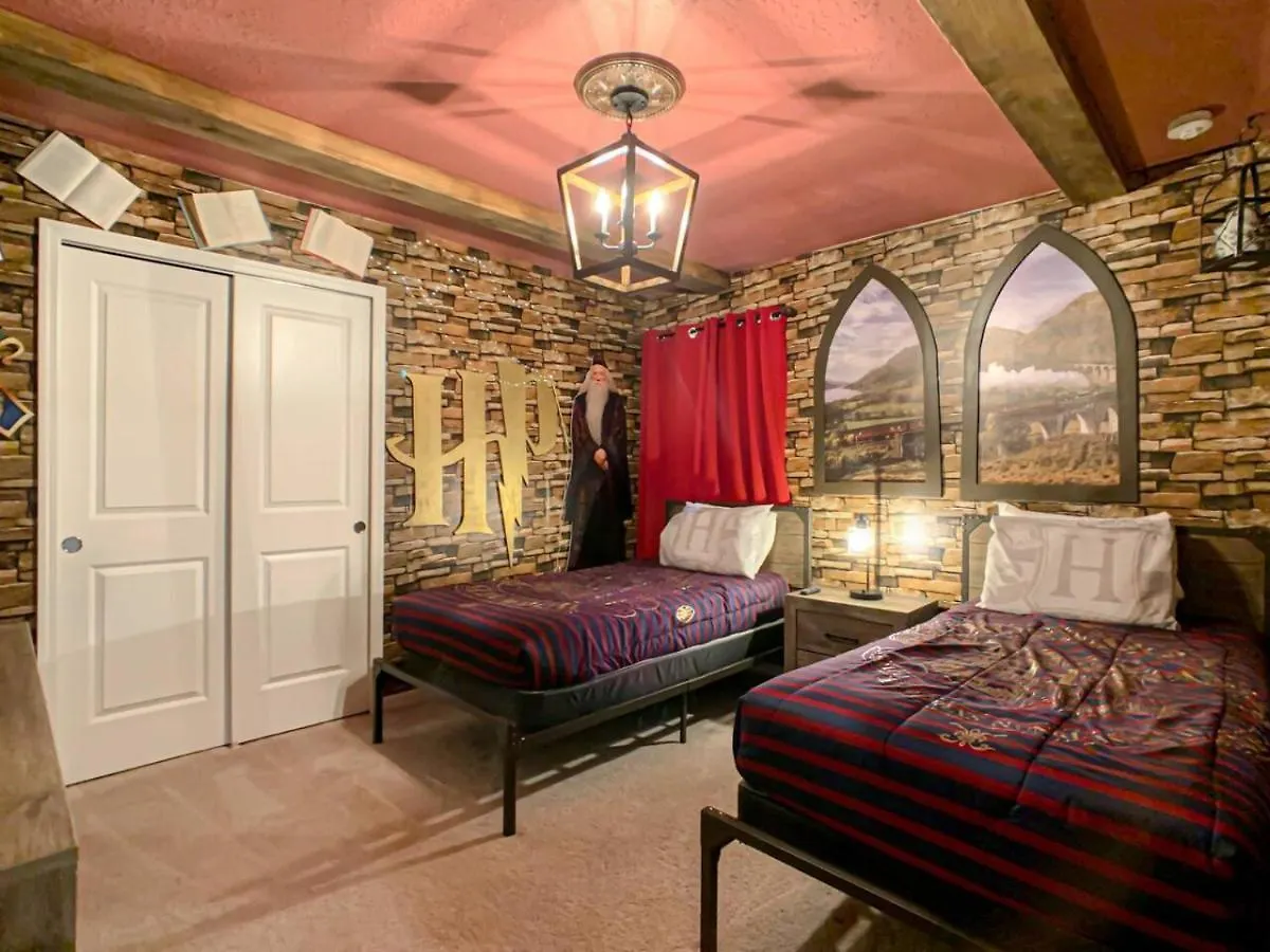 Windsor Island Themed Mansion, Disney, Universal Davenport 0*,  United States