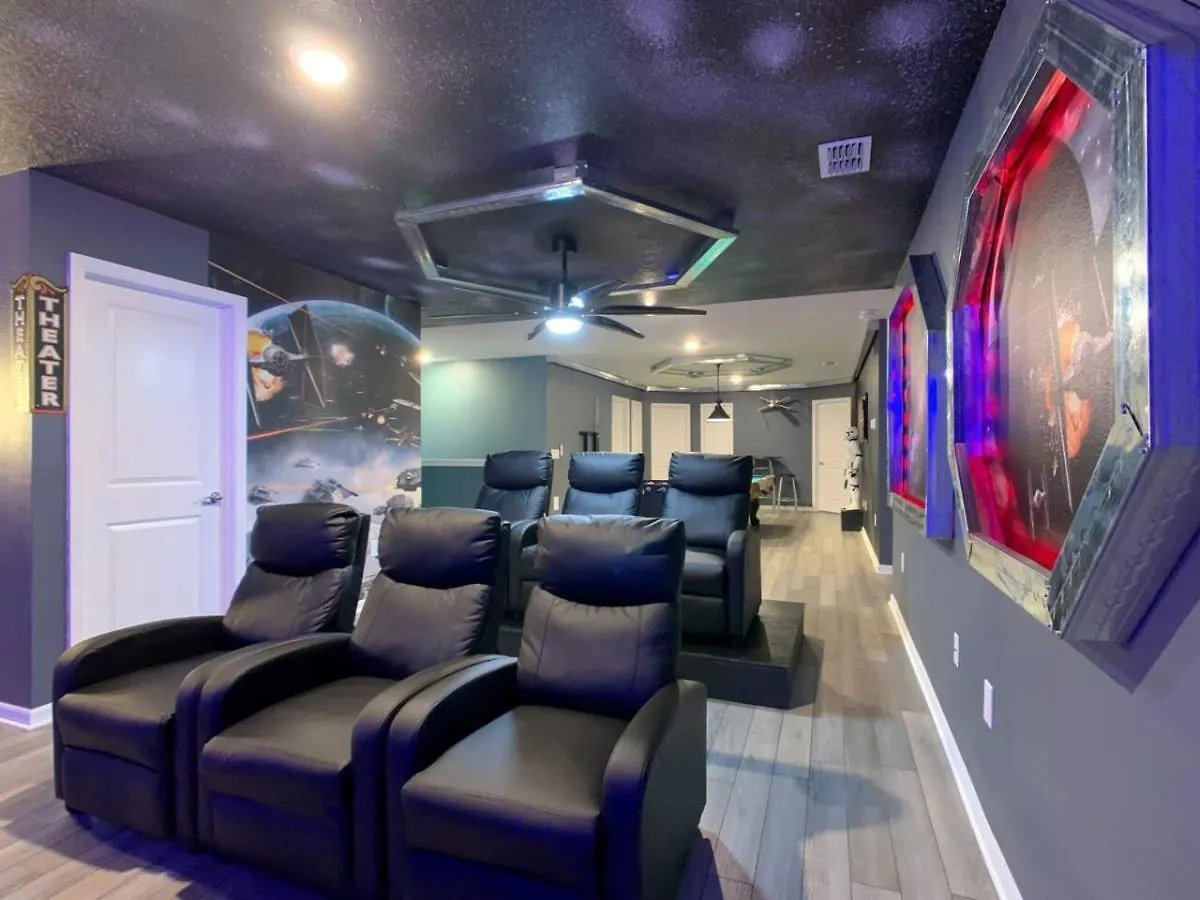 Windsor Island Themed Mansion, Disney, Universal Davenport Holiday home