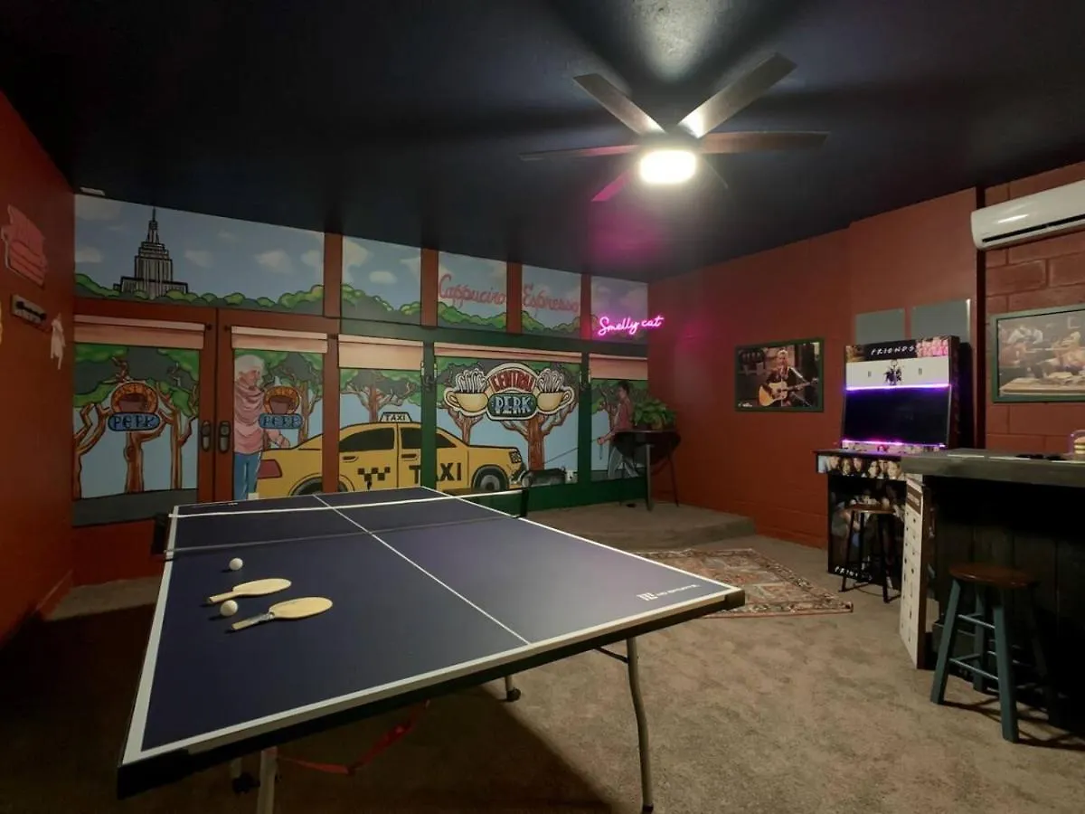 Windsor Island Themed Mansion, Disney, Universal Davenport Holiday home