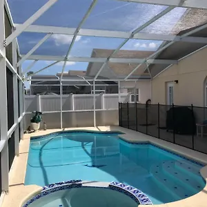 Holiday home Pool 15 Minutes From, Davenport